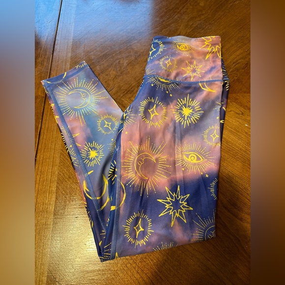 Victoria Secrets Sport Leggings - Picture 5 of 5